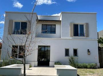 Casa de 6 ambientes, San Fernando · Enero 2027 - Barrio Cerrado