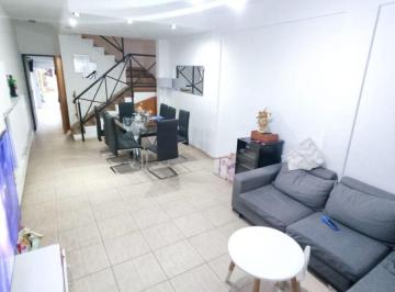 Casa de 5 ambientes, La Matanza · Triplex 5 Amb Cochera Fondo Libre Apto Credito Hipotecario Venta - Ramos Mejia