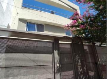 Casa · 120m² · 4 Ambientes · 1 Cochera · Casa - Olivos