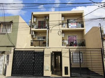 Departamento · 48m² · 2 Ambientes · 1 Cochera · Venta - Depto de 2 Ambientes con Cochera y Patio en Venta en Ramos Mejia