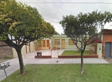 Casa · 170m² · 4 Ambientes · 2 Cocheras · Venta Casa 4amb Sobre Amplio Lote * B. Astrada 2900 * Lanús Este