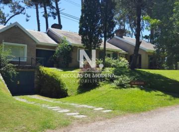 Foto1 · Excelente Casa en Alquiler en Zona Residencial! Consulte!