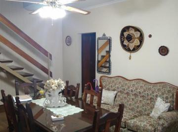 Casa de 5 ambientes, Lanús · PH Interno Tipo Casa de 4 Dorm. con Cochera Para Varios Autos y Patio.