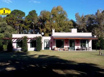 Casa · 245m² · 4 Ambientes · 1 Cochera · 2980hp - Venta Muy Buena Casa - La Cañada Polo Club, T 2500 m
