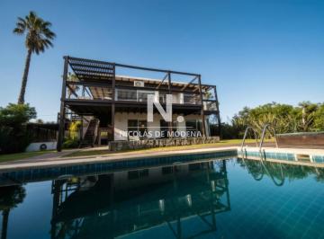 Foto1 · Excelente Casa de 6 Dorm. en El Chorro Manantiales en Venta