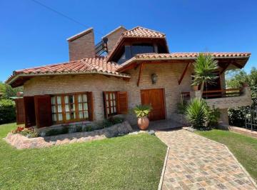 Casa · 275m² · 4 Ambientes · 2 Cocheras · Se Vende Casa en Costa Azul Villa Carlos Paz