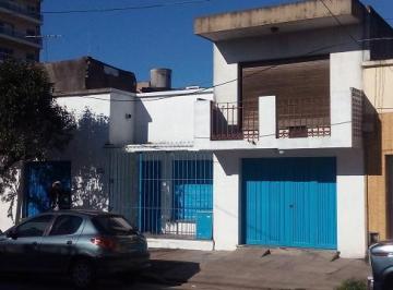 Casa · 120m² · 3 Dormitorios · Casa en El Centro de Escobar