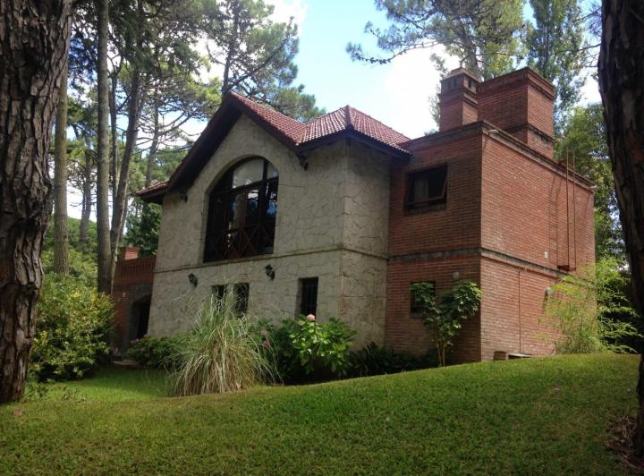 Casa · 1m² · 5 Ambientes