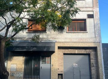 Bodega-Galpón de 11 ambientes, Pompeya · Galpón en Venta de 907 m² Ubicado en Pompeya Sobre Lote de 387 m². Mixtura 3