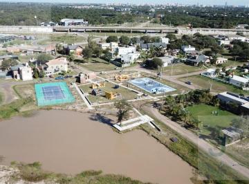 Terreno · 660m² · La California - Único Lote Sobre Laguna