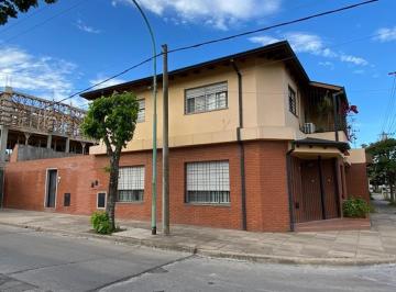 Casa · 220m² · 5 Ambientes · Venta