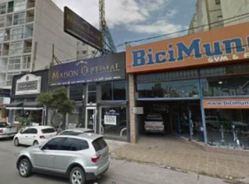 Local comercial · 1029m² · Local Comercial 900 Mtrs con Gran Frente Sobre Av Castro Barros Al 300