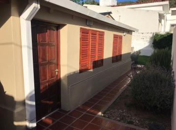 Casa de 4 ambientes, Villa Carlos Paz · Malvinas Chalet Interno de 2 Dorm. C/gas Natural y Cloacas