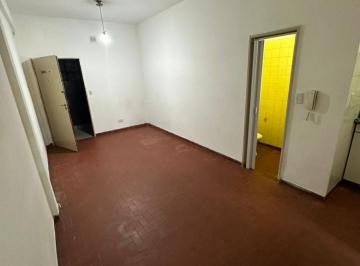 Departamento de 2 ambientes, Morón · Moron Centro - a 200 m de La Estacion Lado Norte - Depto 2 Amb - Pb con Amplio Fondo