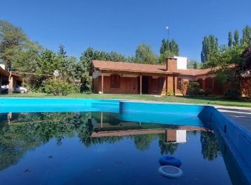 Casa de 9 ambientes, Chacras de Coria · Casa en Venta - Chacras de Coria - Apta Crédito Hipotecario