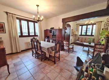 Terreno · 227m² · 5 Ambientes · 2 Cocheras · Chalet 5 Amb C/ Parque - Chauvin