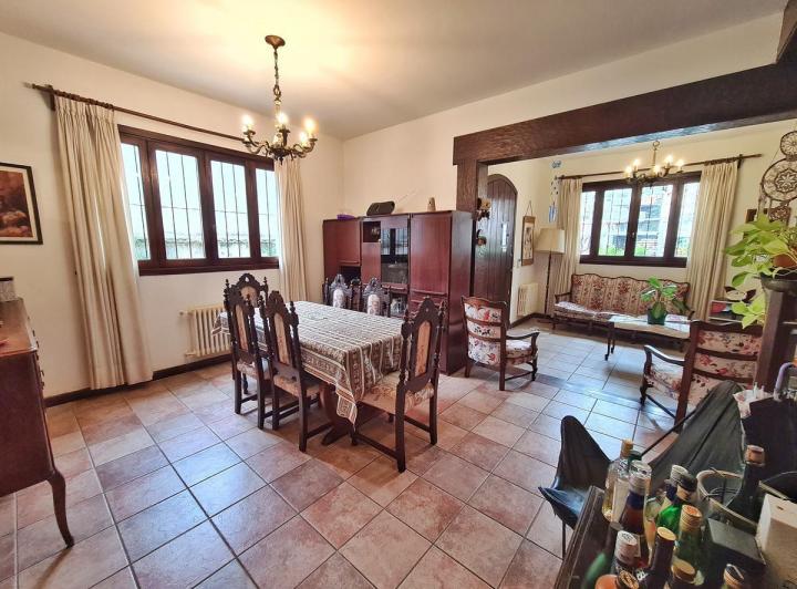 Terreno · 227m² · 5 Ambientes · 2 Cocheras