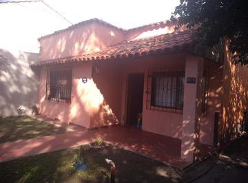 Casa de 4 ambientes, Almirante Brown · Venta Casa en Longchamps