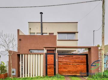 GIU-GIU-167_2 · Casa 3 Dorm. - 653 E/ 14 Bis y 15 - Parque Sicardi