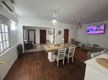 Casa de 5 ambientes, Berisso · 160 E/ 13 y 14 Casa en Venta/pileta y Monoambiente Permuta