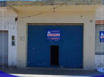 Local comercial · 30m² · Local a La Calle en Alquiler en Isidro Casanova