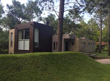 Casa de 5 ambientes, Cariló · Hermosa Propiedad en Venta!
