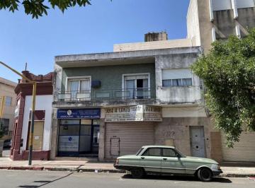 Casa · 222m² · 4 Ambientes · Venta – Propiedad con Renta de 3 Unidades (2 Locales Departamento) en Centro de Córdoba