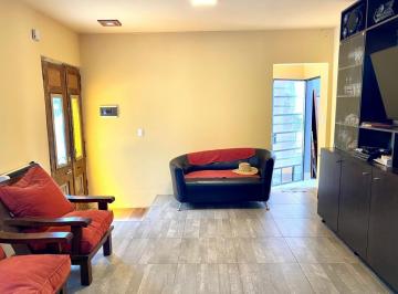 Casa · 180ha · 4 Ambientes · Casa en Excelente Estado con Posibilidad de Subdivisión (Planos Aprobados)