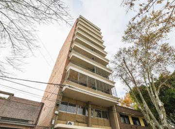 Departamento · 133m² · 4 Ambientes · 2 Cocheras · Departamento de 2 Dorm. Piso Exclusivo en Venta con Parrillero Centro