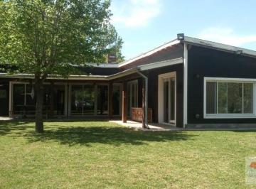 Casa · 150ha · 4 Ambientes · Excelente Casa en Venta en Barrio Cerrado Las Magnolias