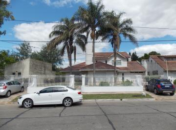 Casa de 5 ambientes, La Plata · Venta Casa 3 Dorm. en Gonnet E/caminos.