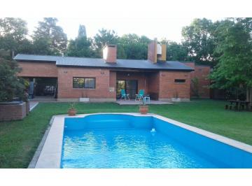Casa · 120m² · 3 Ambientes · 1 Cochera · Casa en Alquiler Temporario Funes Town