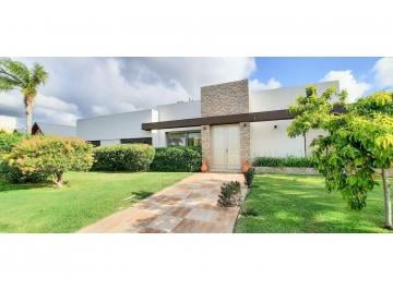 Casa · 217m² · 6 Ambientes · 2 Cocheras · Casa de Una Planta en Miraflores