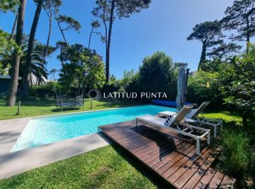 Foto1 · Casa en Playa Mansa, 5 Dorm. y Piscina Climatizada