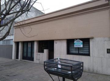 Casa · 625m² · 8 Ambientes · 1 Cochera · Casa - La Plata