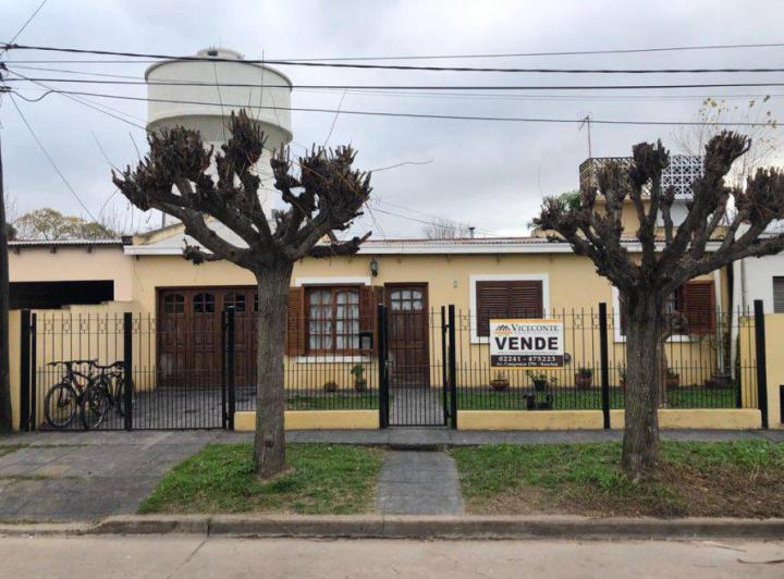 Casa · 114m² · 8 Ambientes