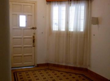 Foto · Alberdi, Casa 2 Dorm. Escritorio con Cochera.