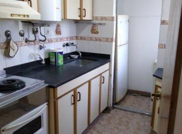 Departamento de 3 ambientes, Lomas de Zamora · Departamento de 3 Ambientes Al Frente en Banfield