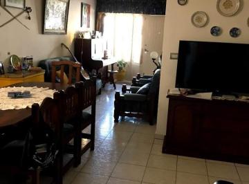 Foto · ¡Amplia Casa 4 Dorm. con Pileta y Cochera Para 4 Autos!
