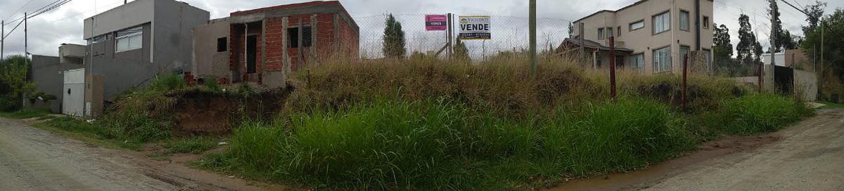Lote ubicado sobre la calle Hudson, a 100 metros de la rp226