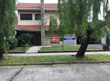 Casa de 5 ambientes, Almirante Brown · Chalet Desarrollado Sobre Amplio Lote de 17.5x53. Excelente Ubicacion