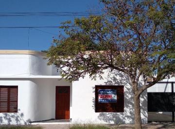 Casa · 90m² · 3 Ambientes · Casa 2 Dorm.