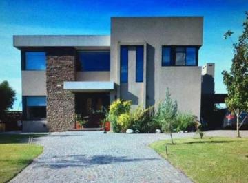 Casa · 264m² · 4 Ambientes · 2 Cocheras · Casa - San Marco