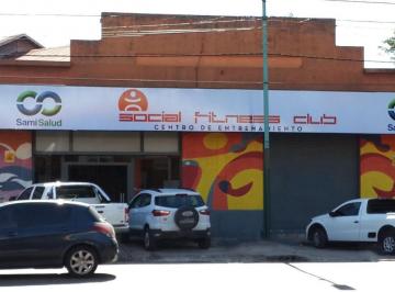 Local comercial , Almirante Brown · Local Comercial en Excelente Ubicación - Adrogue