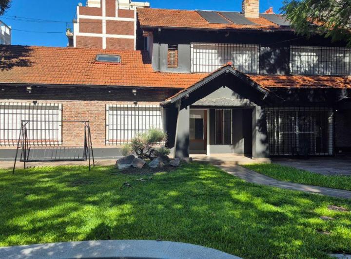 Casa en alquiler en Olivos · 5 ambientes