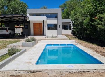 Casa · 180m² · 4 Ambientes · Casa en Venta 3 Dorm. en V. Los Aromos – Sierras de Cba.