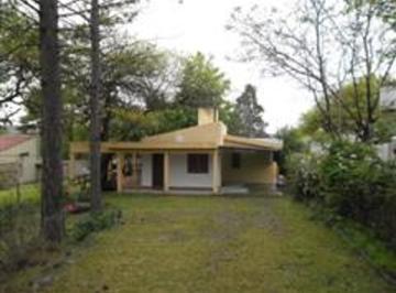 Casa · 120m² · 3 Ambientes · Casa Amplia de 2 Dorm. Exc. Ubicación. Villa Los Aromos