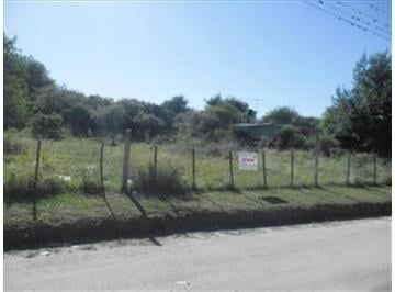 Terreno · 670m² · Casa de 2 Dorm. Muy Terreno de 2010 m² - Villa Los Aromos