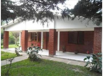 Casa · 220m² · 4 Ambientes · 1 Cochera · Casa en Venta 3