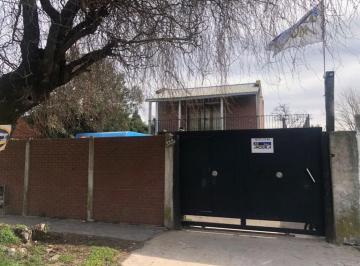 Casa · 120m² · 5 Ambientes · 3 Cocheras · Casa en 2 Plantas a un Paso de La Laguna de San Vicente